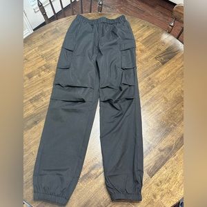 Women’s Shein Black Jogger Cargo Pants with 2 Pockets. Size Medium.